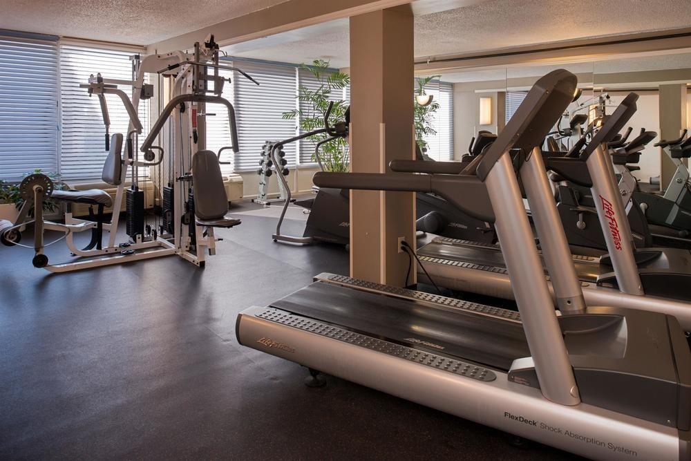 Ramada Plaza Rochester Airport Екстериор снимка