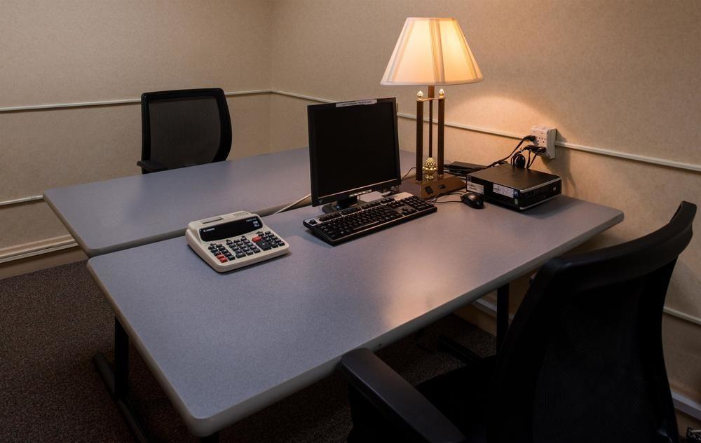 Ramada Plaza Rochester Airport Екстериор снимка