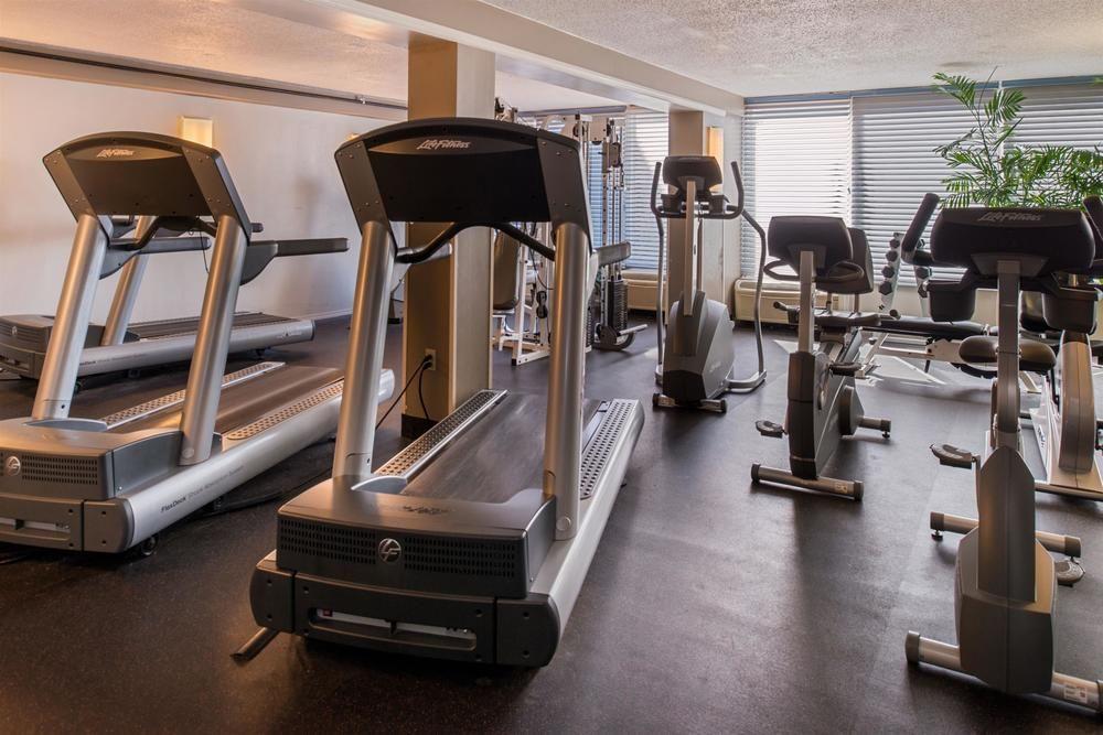Ramada Plaza Rochester Airport Екстериор снимка