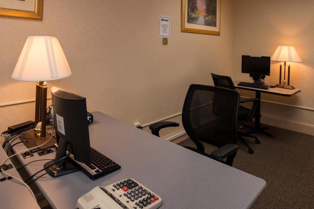 Ramada Plaza Rochester Airport Екстериор снимка