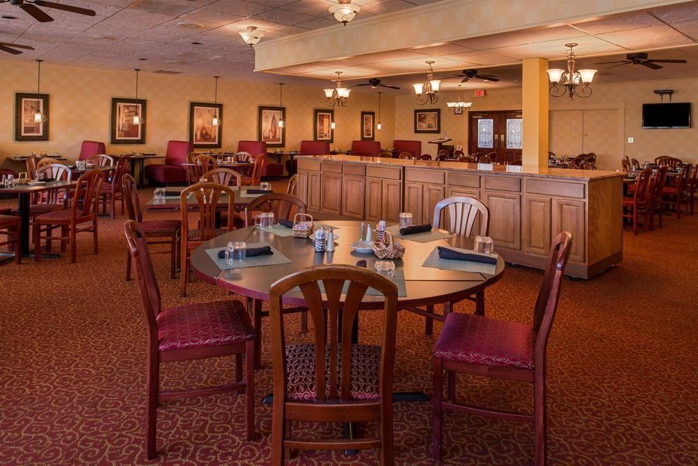 Ramada Plaza Rochester Airport Екстериор снимка