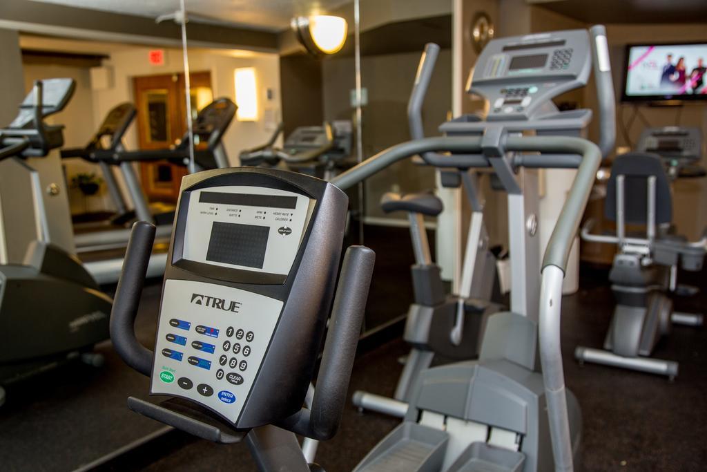 Ramada Plaza Rochester Airport Екстериор снимка
