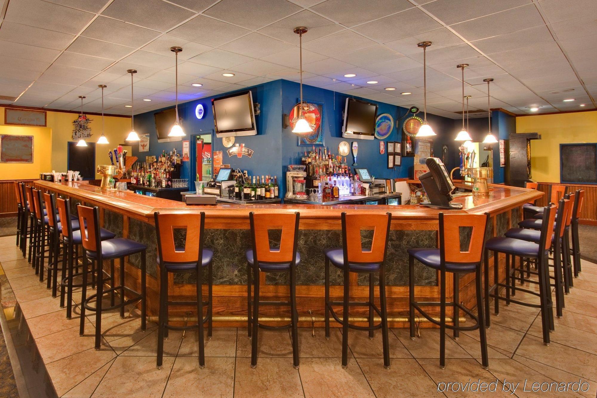 Ramada Plaza Rochester Airport Екстериор снимка