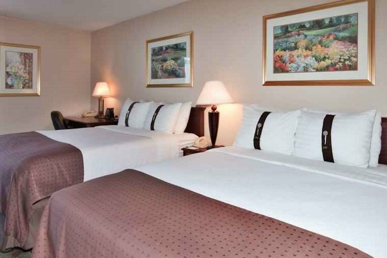 Ramada Plaza Rochester Airport Екстериор снимка