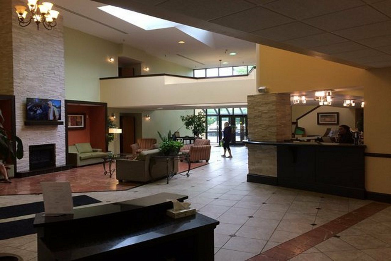 Ramada Plaza Rochester Airport Екстериор снимка